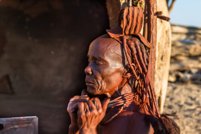 Himba-Dame im Kaokoveld, Namibia