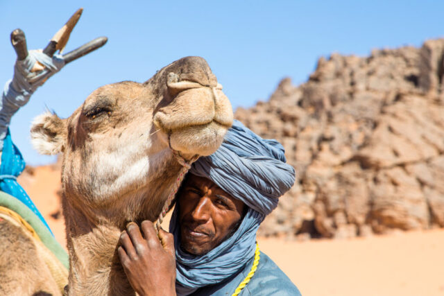Kamelführer im Tassili n'Ajjer in der Zentralsahara, Algerien